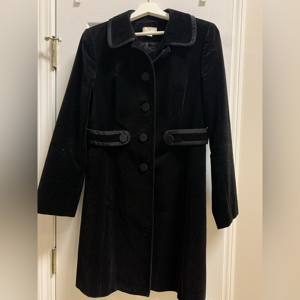 Black Ann Taylor Loft velvet pea coat size 6
